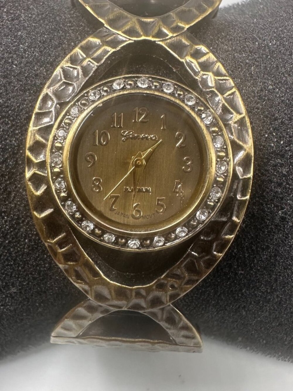 Geneva Watch Womens Brass Tone Hammered Hinged Cuff Band New Battery 6.75"